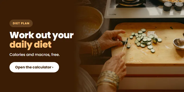 Hands chopping vegetables. Work out your daily diet with the free calculator.